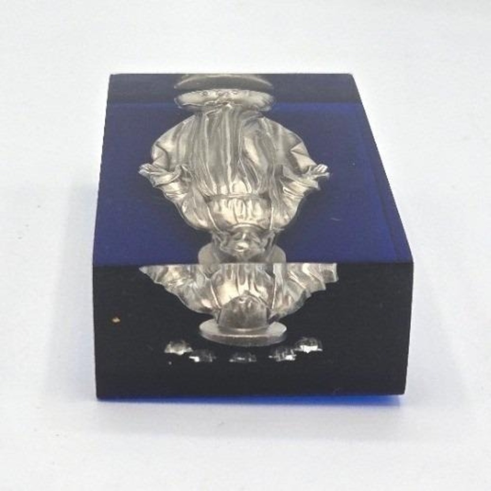 Vintage 1830‎ Miraculous Medal Virgin Mary Lucite Paperweight - Cobalt Blue - Picture 4 of 8